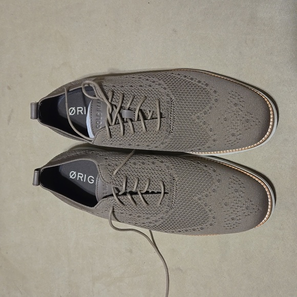 Shoes - Picture 1 of 3